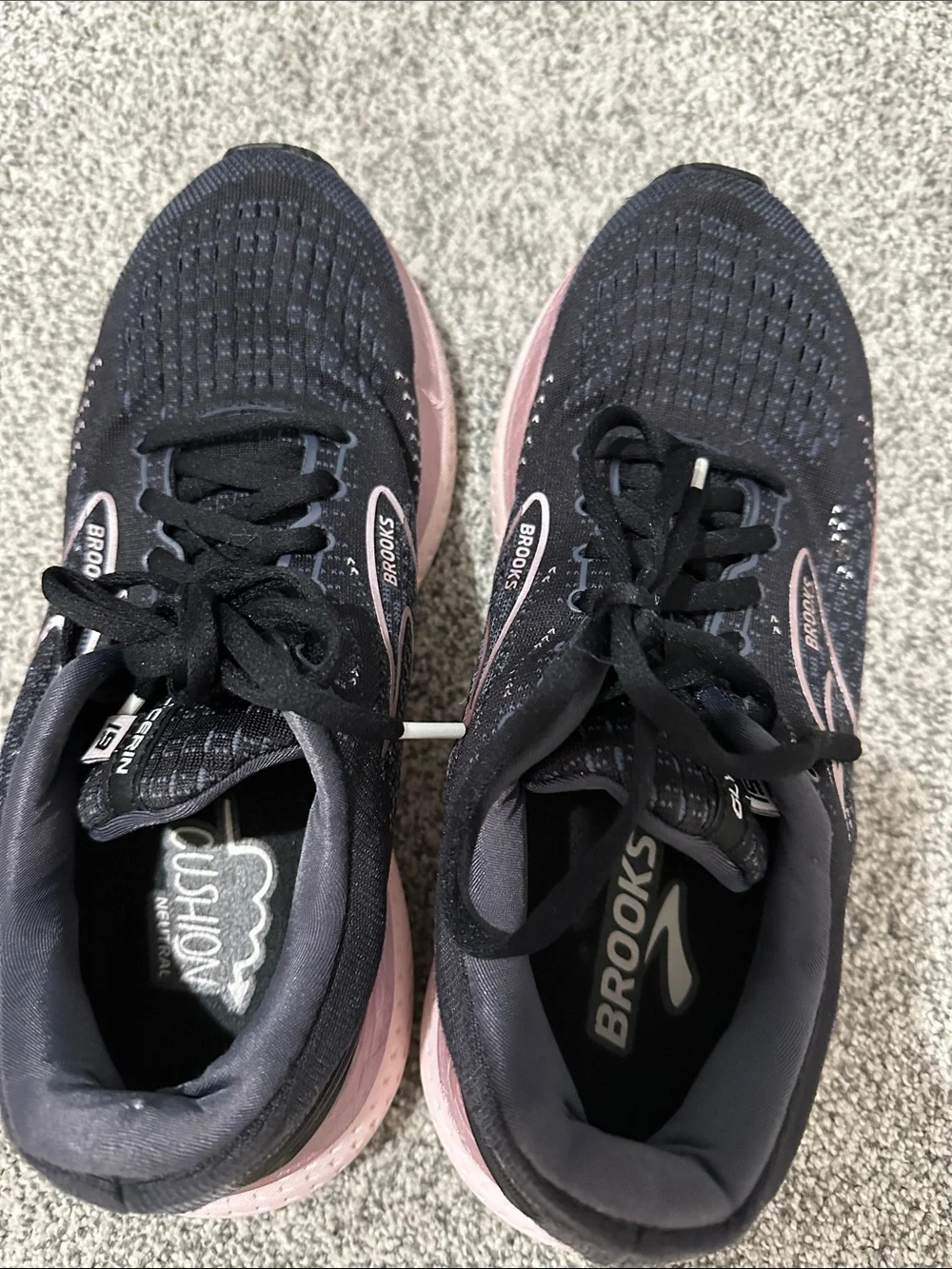 Glycerin Brooks Women's Black with Pink Accent Running Sneakers